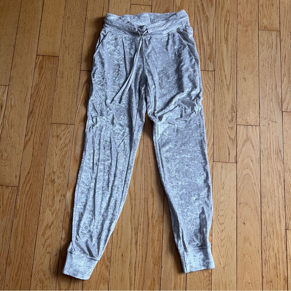 Lululemon Ready to Crush Jogger, size 4‎